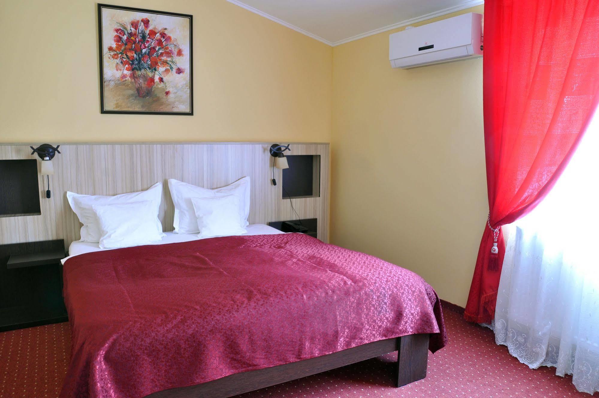 Hotel Cardinal ซาตูมาเร ภายนอก รูปภาพ
