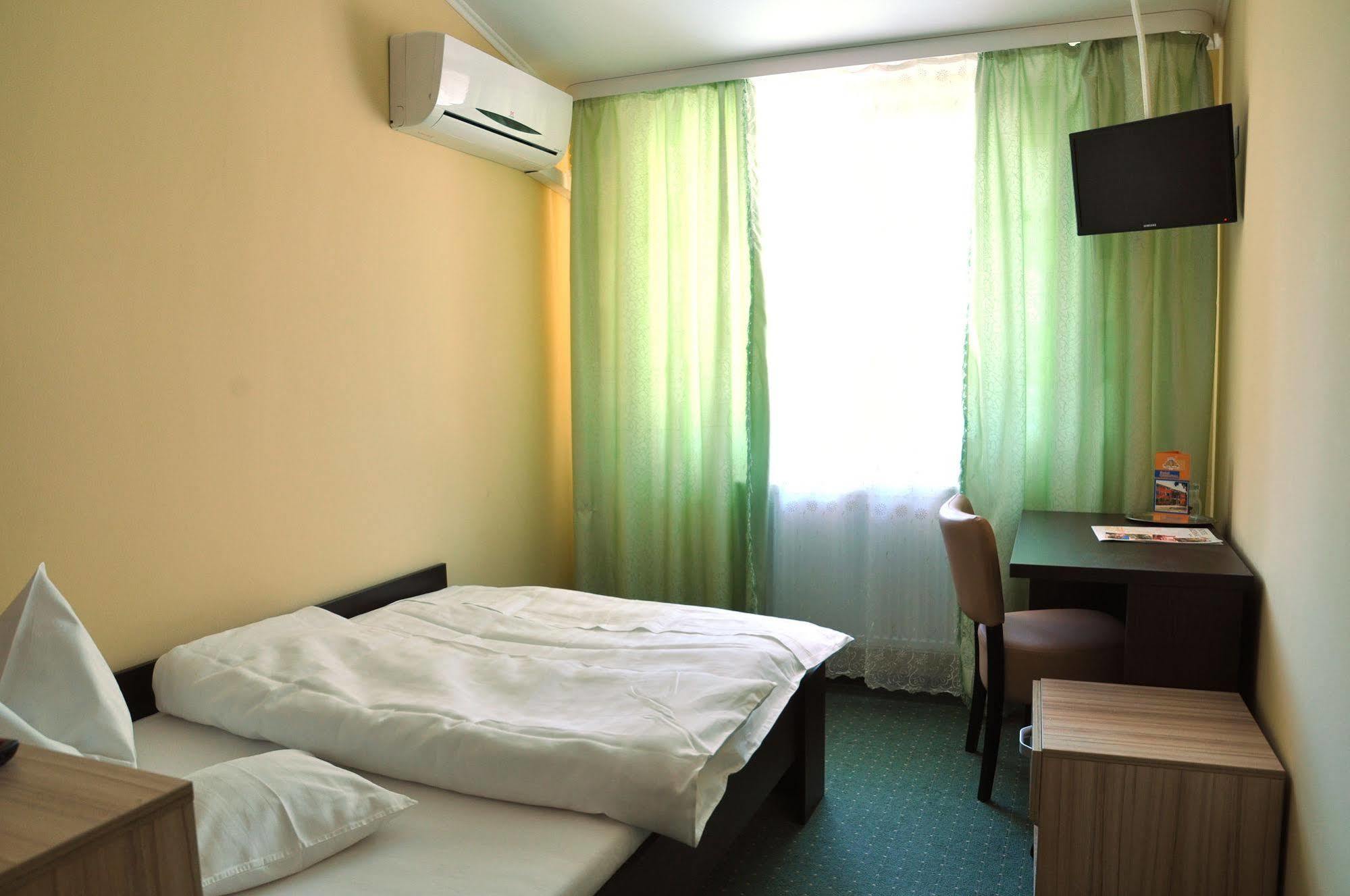 Hotel Cardinal ซาตูมาเร ภายนอก รูปภาพ