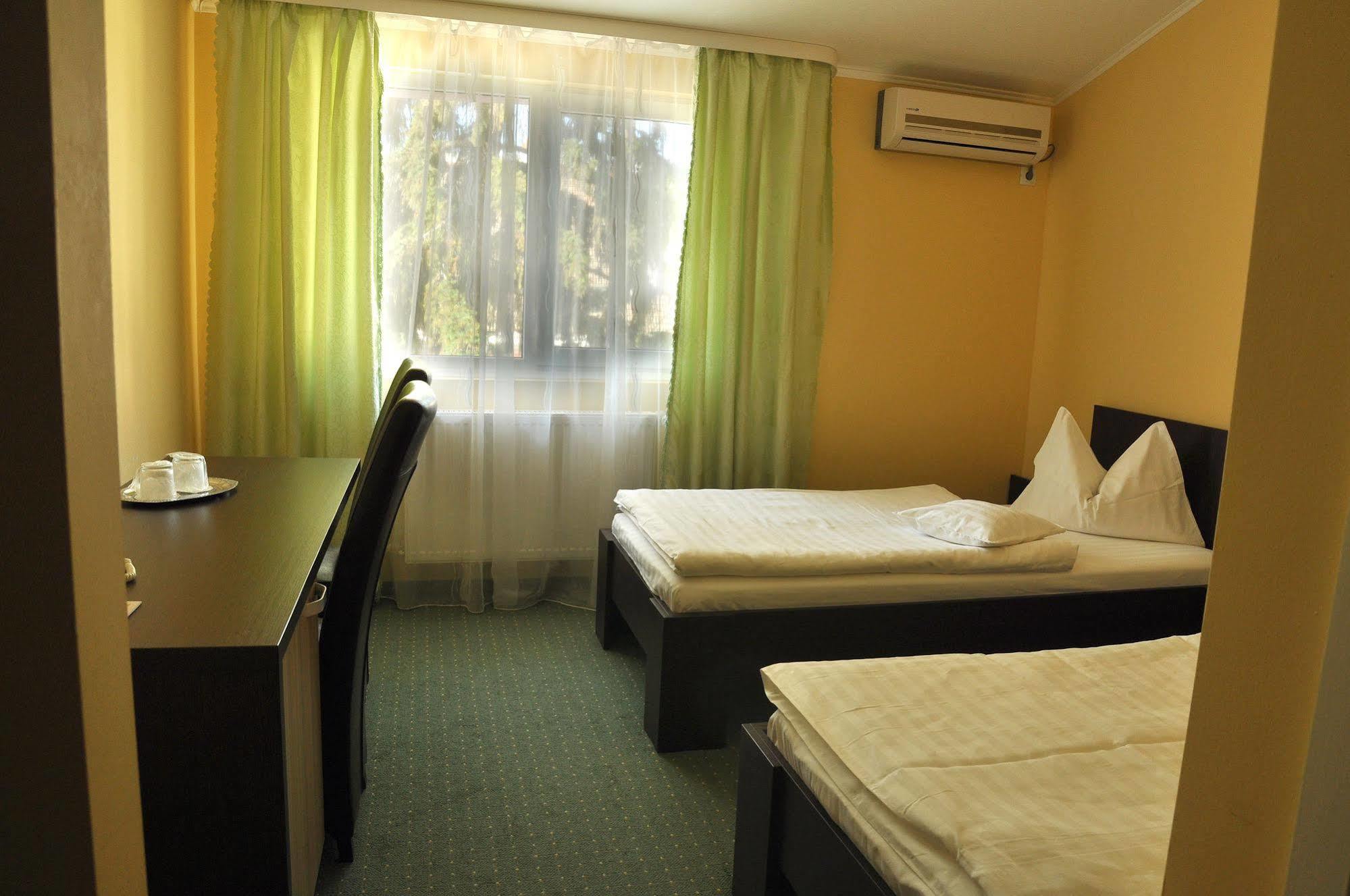 Hotel Cardinal ซาตูมาเร ภายนอก รูปภาพ